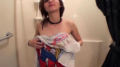 shy gorgeous nebraska student showering