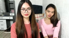 Hot Amateur Webcam Teen Masturbates For Their Fans