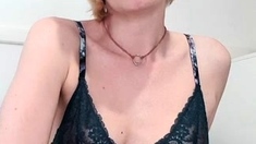 amateur blonde solo webcam