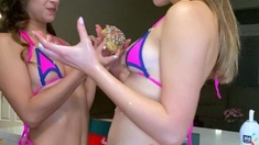 Blonde and brunette lesbian babes love